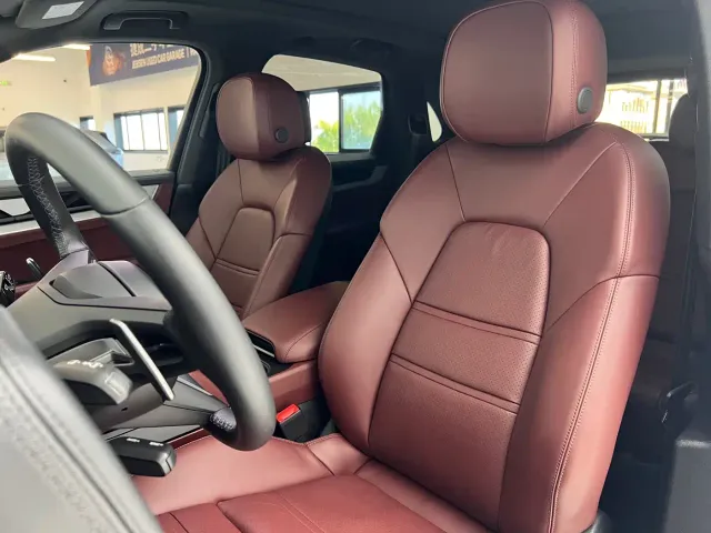 Porsche Cayenne — Фото автомобиля 14