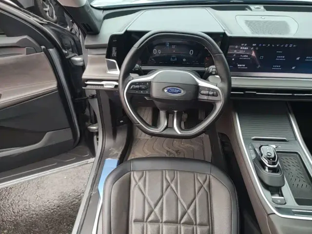 Ford Edge — Фото автомобиля 14