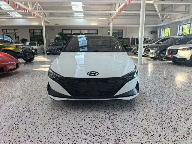 Hyundai Elantra — Фото автомобиля 2