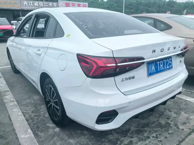 Roewe i5 — Фото автомобиля 5