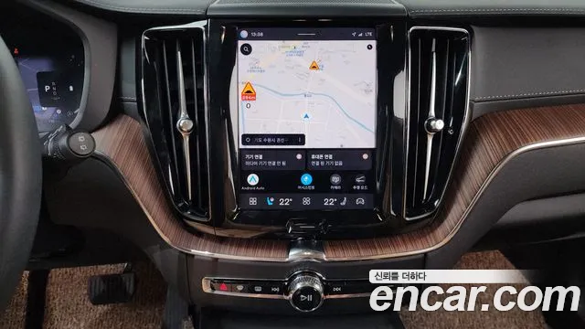 Volvo XC60 Generation 2 — Фото автомобиля 13