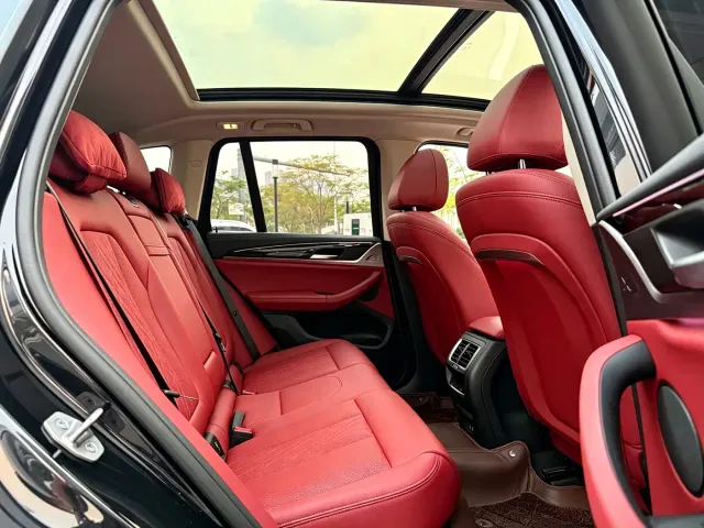 BMW iX3 — Фото автомобиля 8