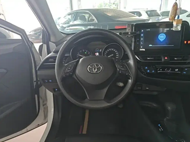 Toyota IZOA — Фото автомобиля 10