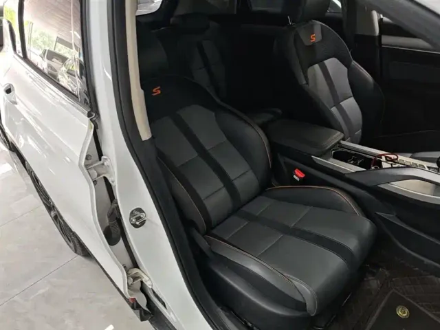 Geely Binyue — Фото автомобиля 24