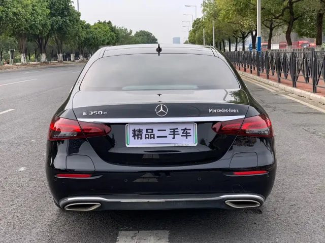 Mercedes-Benz E-Class — Фото автомобиля 5