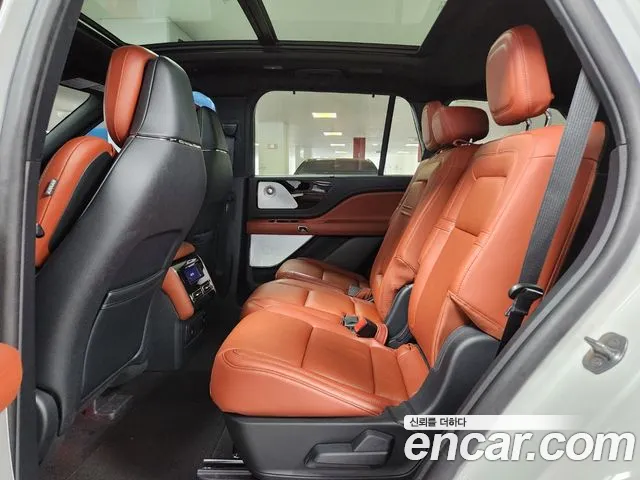 Lincoln Aviator 2nd Gen — Фото автомобиля 11