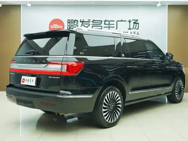 Lincoln Navigator — Фото автомобиля 25