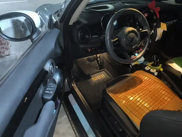 MINI Hatch — Фото автомобиля 13