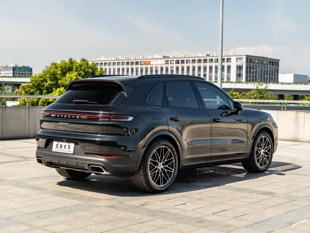 Porsche Cayenne — Фото автомобиля 7