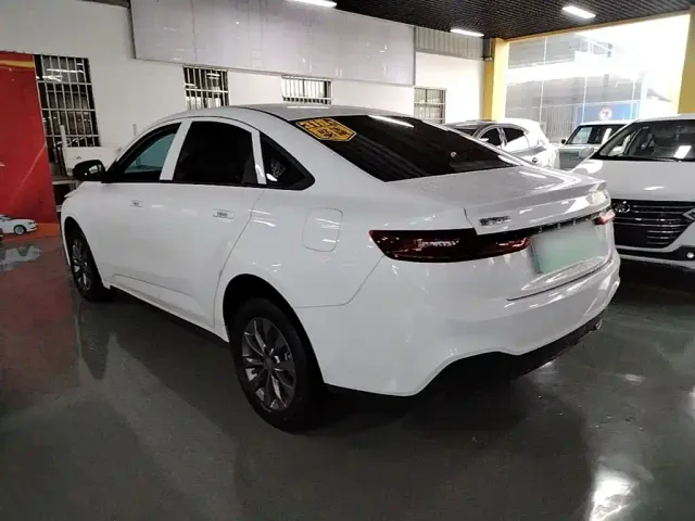 Geely Geometry A — Фото автомобиля 4