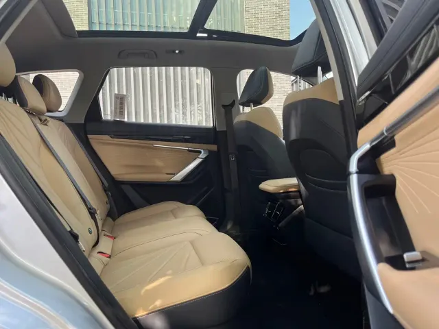 Geely Boyue L — Фото автомобиля 10