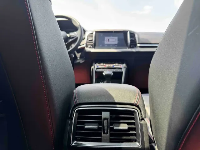 Skoda Karoq — Фото автомобиля 18