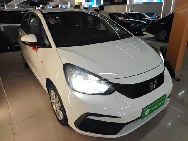 Honda Fit — Фото автомобиля 3