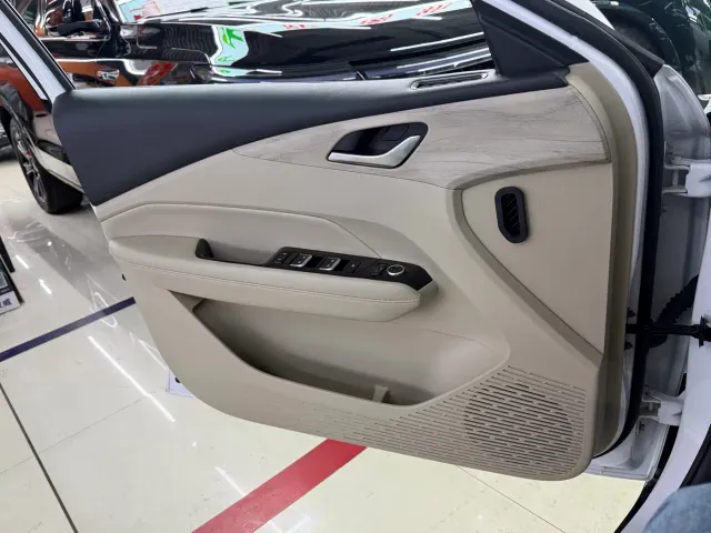 Wuling Starlight — Фото автомобиля 14