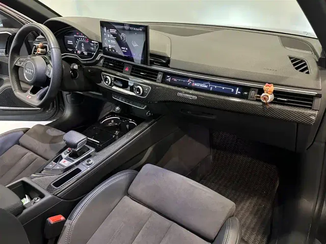Audi A4L — Фото автомобиля 15