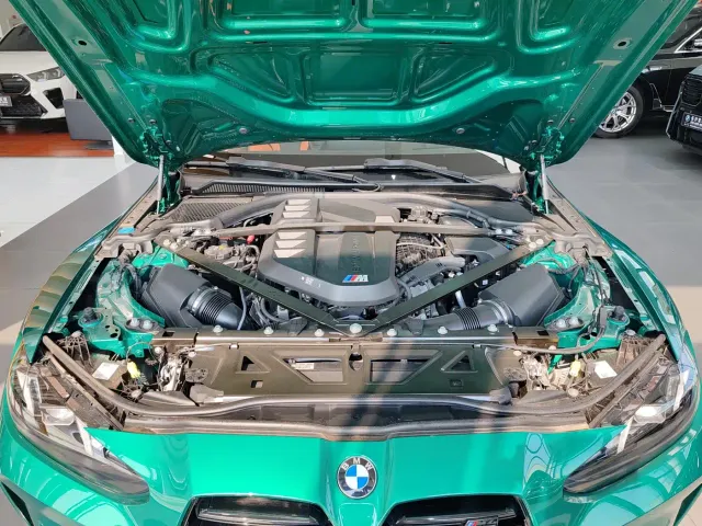 BMW M4 — Фото автомобиля 14