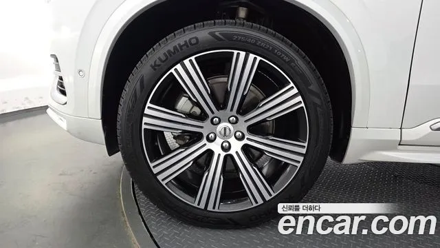 Вольво XC90 — Фото автомобиля 5