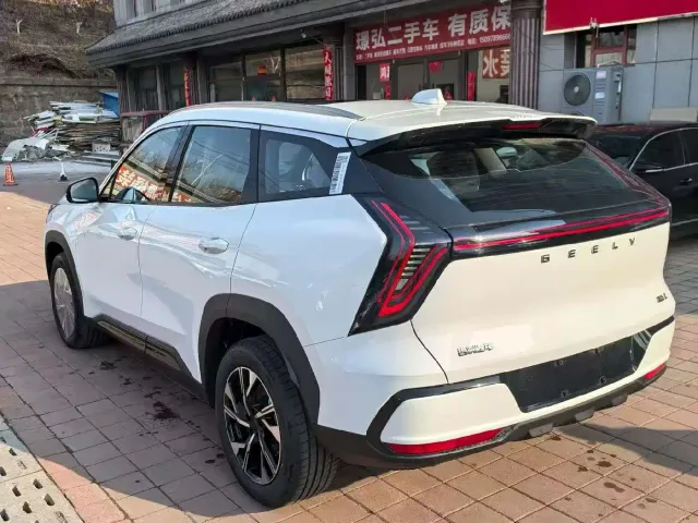 Geely Boyue L — Фото автомобиля 7