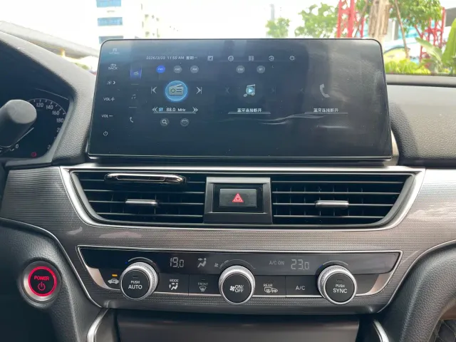 Honda Accord — Фото автомобиля 11
