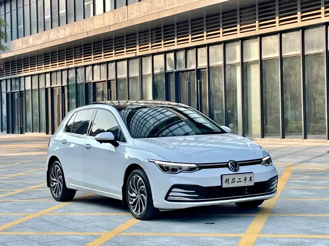 Volkswagen Golf — Фото автомобиля 3