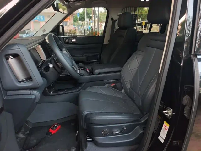 BYD FangChengBao Leopard 5 — Фото автомобиля 14