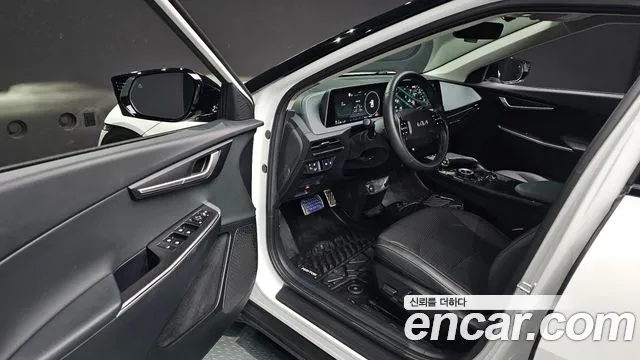 Kia EV6 — Фото автомобиля 11