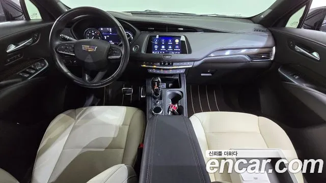 Cadillac XT4 — Фото автомобиля 2
