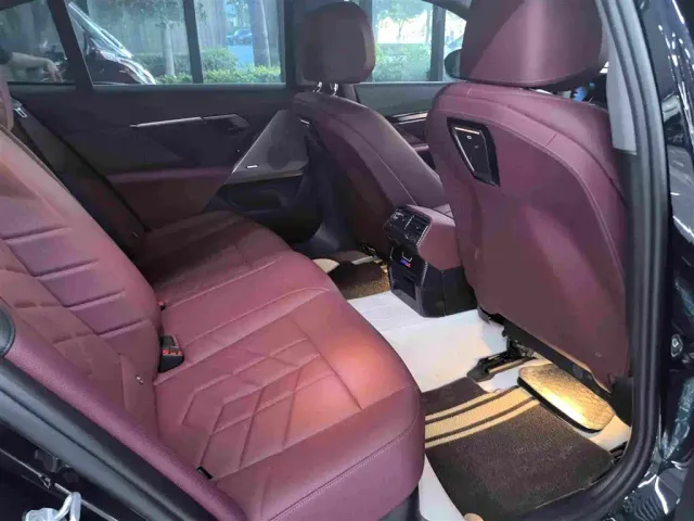 BMW 5 Series — Фото автомобиля 5