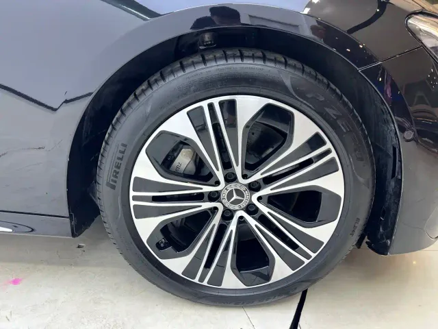 Mercedes-Benz E-Class — Фото автомобиля 12