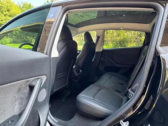 Tesla Model Y — Фото автомобиля 6
