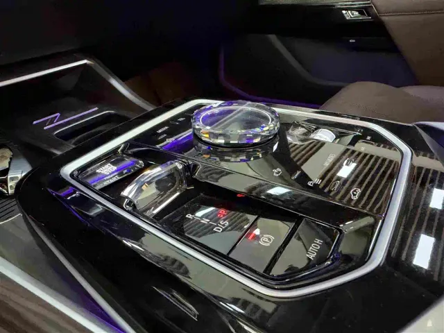 BMW 7 Series — Фото автомобиля 17