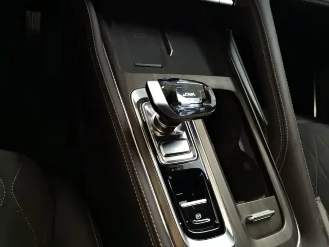 Geely Xingyue L — Фото автомобиля 13