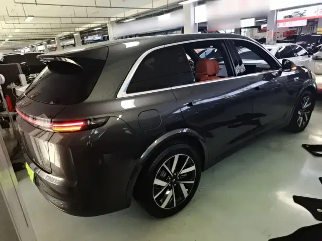 Li Auto L7 — Фото автомобиля 6