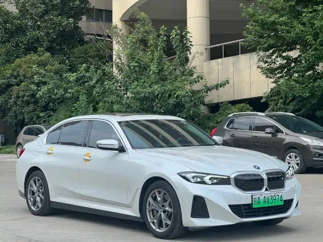 BMW i3 — Фото автомобиля 3