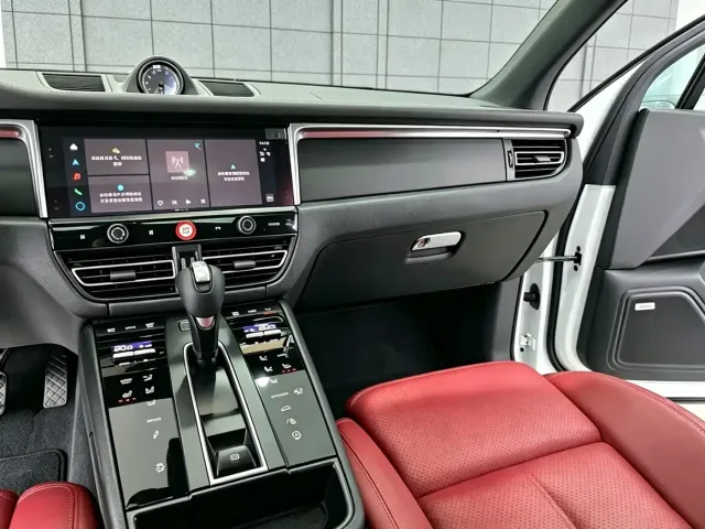 Porsche Macan — Фото автомобиля 12