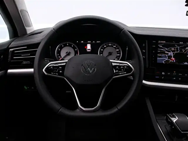 Volkswagen Touareg — Фото автомобиля 7