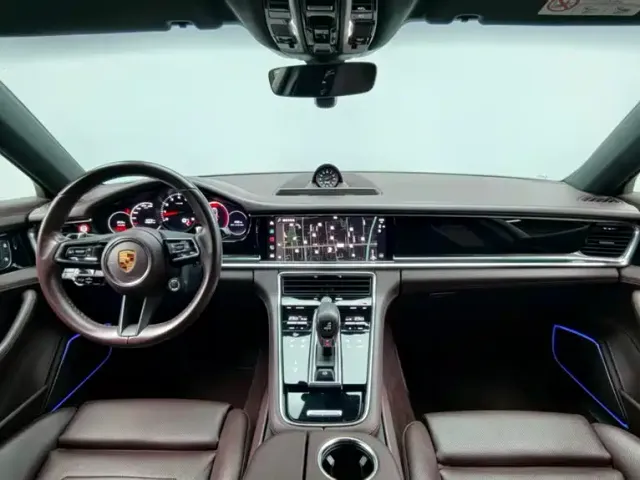 Porsche Panamera — Фото автомобиля 10