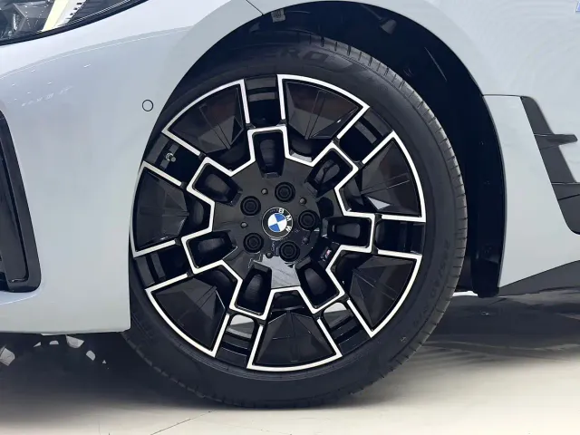 BMW 4 Series — Фото автомобиля 11