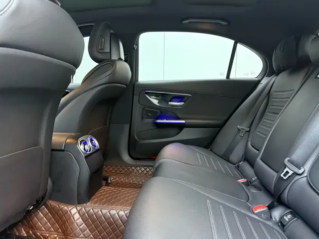 Mercedes-Benz C-Class — Фото автомобиля 10