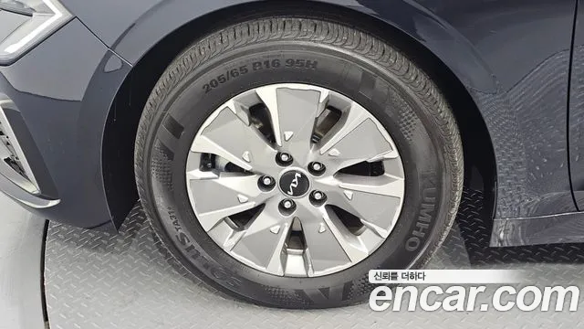 Kia K5 Generation 3 — Фото автомобиля 5