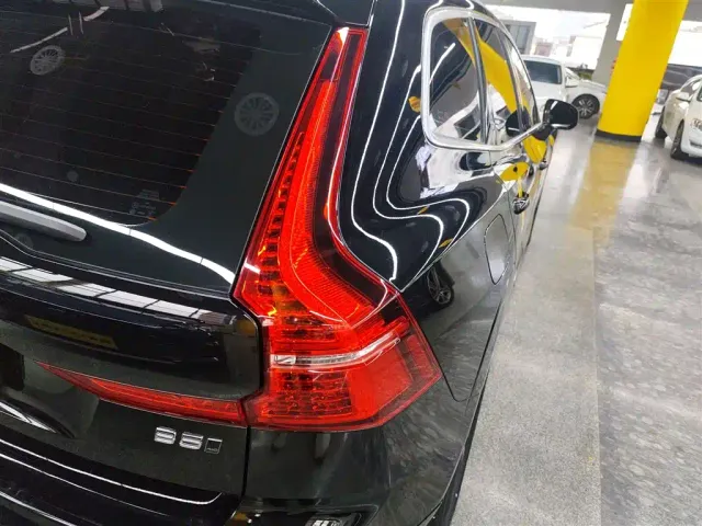 Volvo XC60 — Фото автомобиля 7