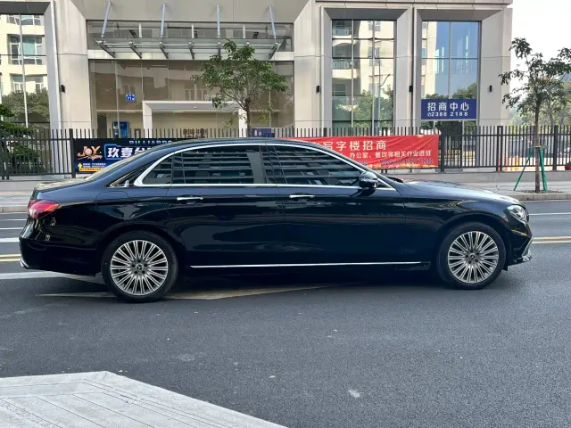 Mercedes-Benz E-Class — Фото автомобиля 7