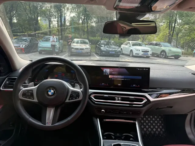 BMW 3 Series — Фото автомобиля 10