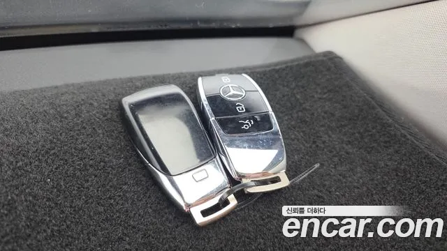 Mercedes-Benz E-Class — Фото автомобиля 14