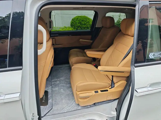 GAC Trumpchi E8 — Фото автомобиля 17