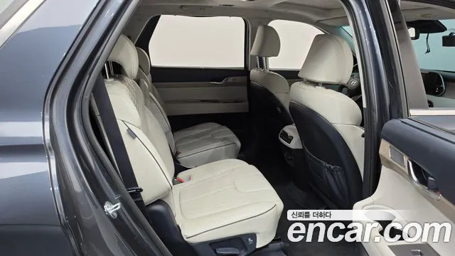 Hyundai Palisade Palisade Дизель 2.2 2WD — Фото автомобиля 10