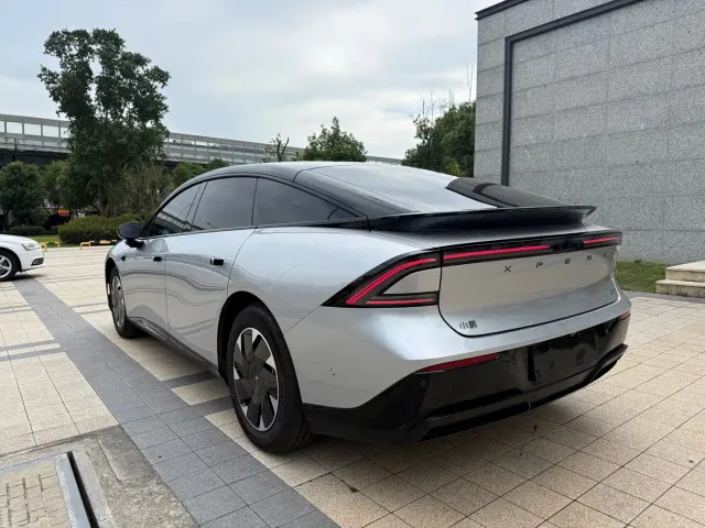 Xpeng P7+ — Фото автомобиля 14
