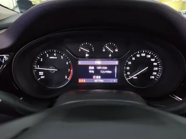 Buick Regal — Фото автомобиля 11