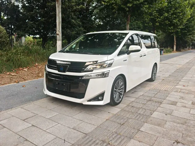 Фотография автомобиля — Toyota Vellfire