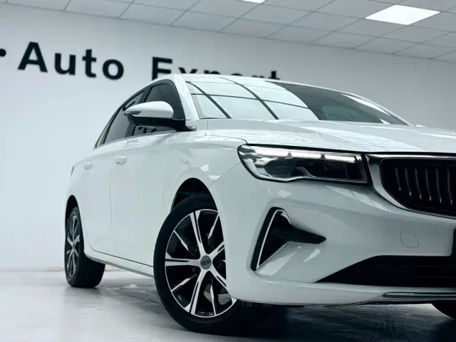 Geely Emgrand — Фото автомобиля 4